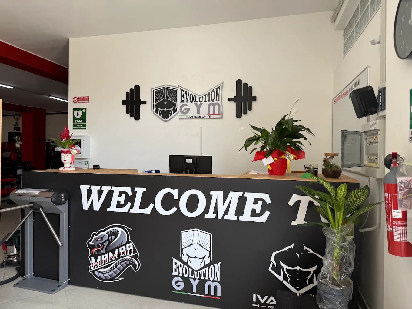 L'ingresso e la reception di Evolution Gym